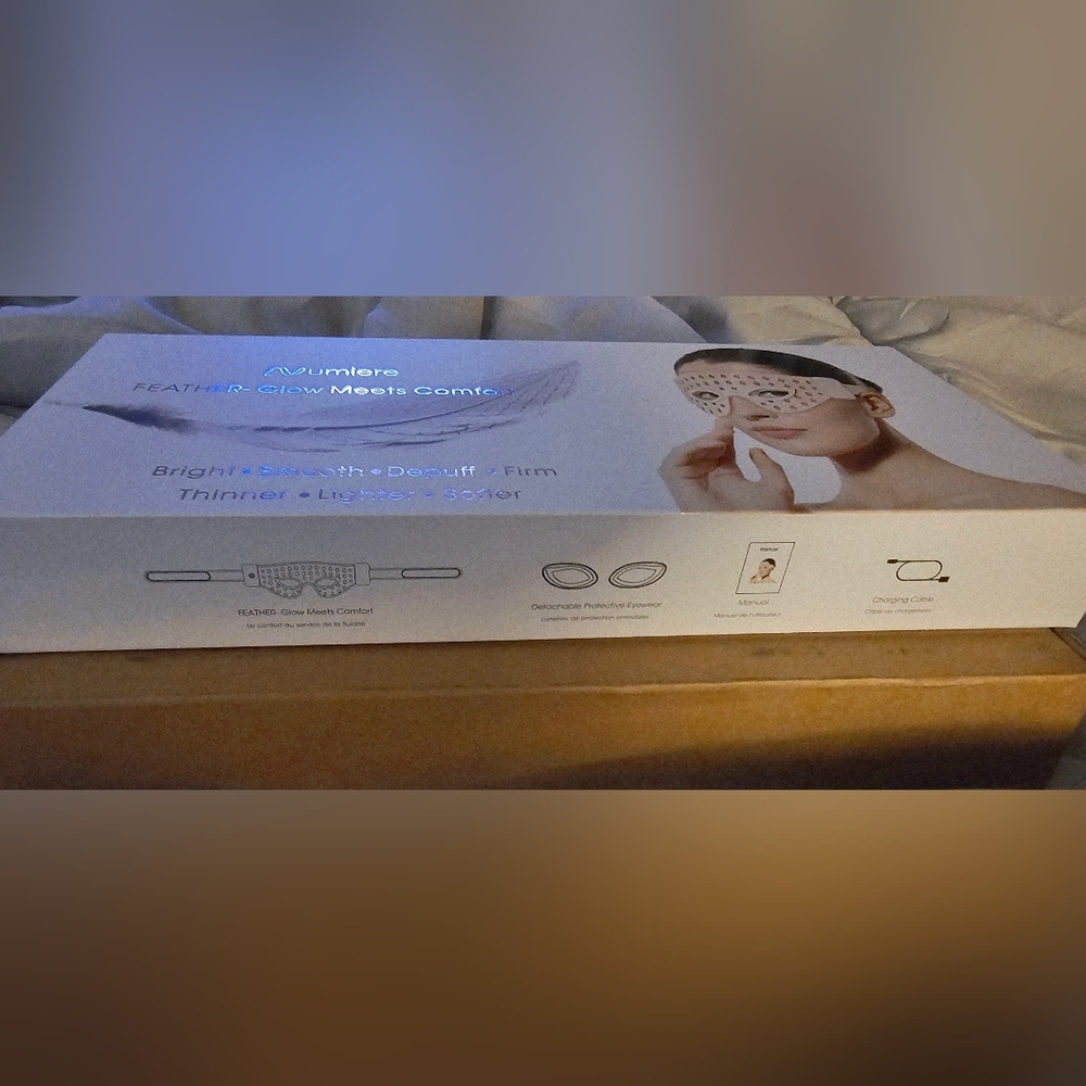 Numiere Feather LED Mask - Picture 13 of 14